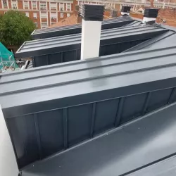 Montaje de instalaciones en tejados de Madrid