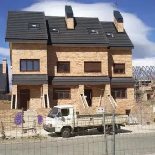 Instalación de estructuras aligeradas en tejados en Madrid